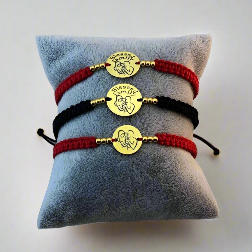 Set Bratari Personalizate - Familie Binecuvantata - Banuti Argint Placat Cu Aur 24K